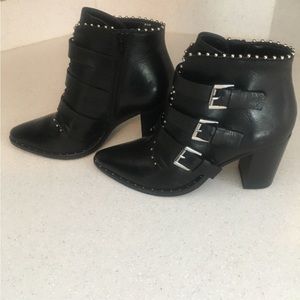 - Steve Madden Rumble boot NWOT